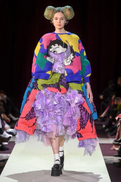 Look 10